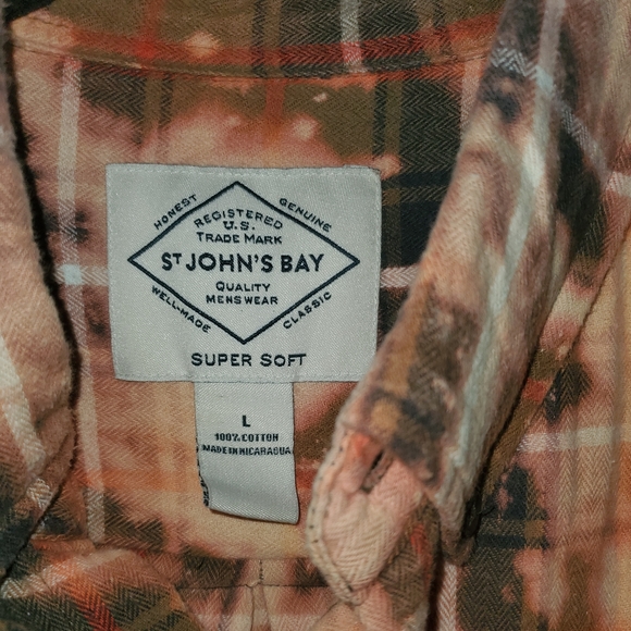 Upcycled Bleached Flannel with Giant Camouflage Peace Sign on back size Large - Picture 4 of 4